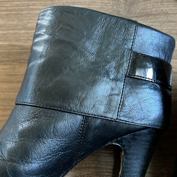 COACH Vintage Boots with Buckle - Black Leather, slight platform inside - Picture 4 of 9